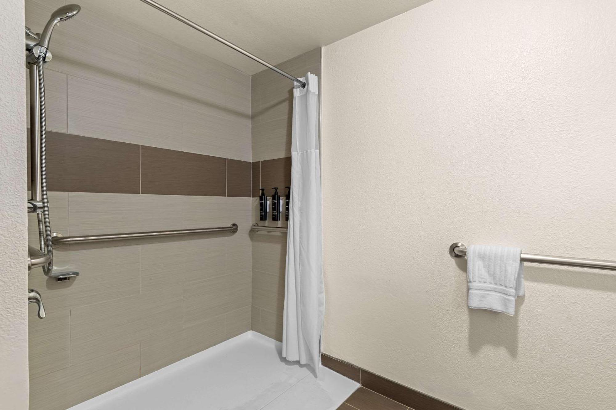 Hotel Concord Syracuse, Ascend Hotel Collection East Syracuse Exteriér fotografie